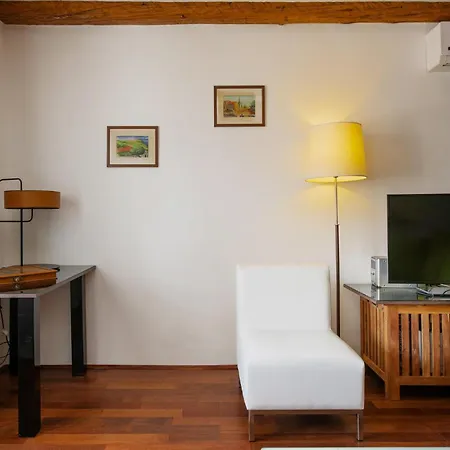 Vakantiehuis Amazing In Barban With Outdoor Swimming Pool, Wifi&2 Bedrooms Juricev Kal