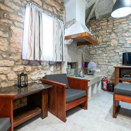 Vakantiehuis Amazing In Barban With Outdoor Swimming Pool, Wifi&2 Bedrooms