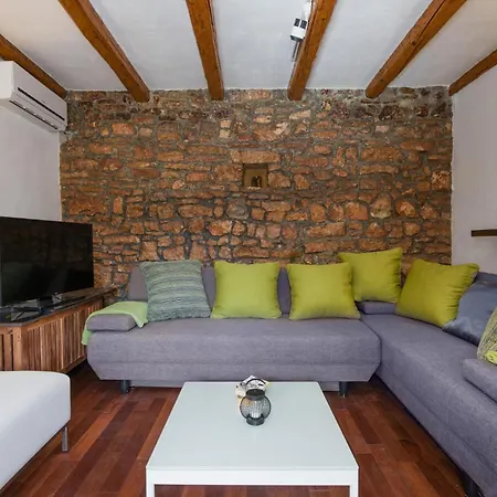 Amazing In Barban With Outdoor Swimming Pool, Wifi&2 Bedrooms Vakantiehuis *